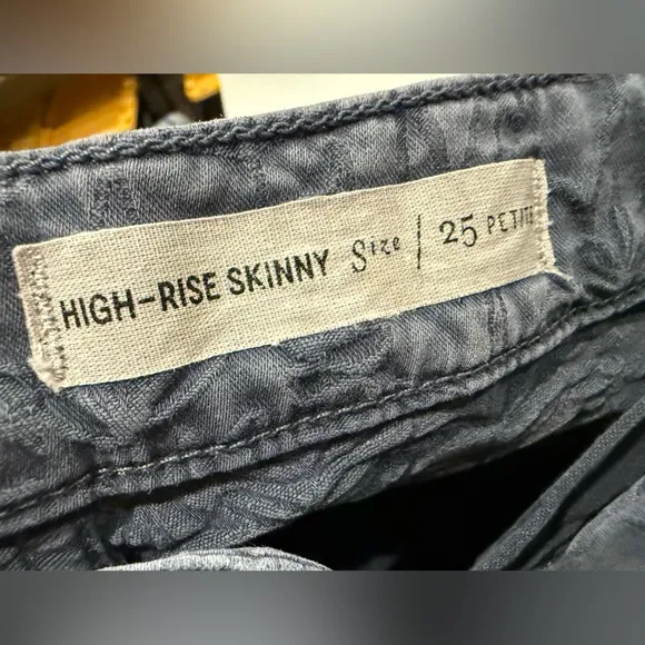 Anthropologie Pilcro Letterpress High Rise Skinny Grey Pattern Jean Size 25P