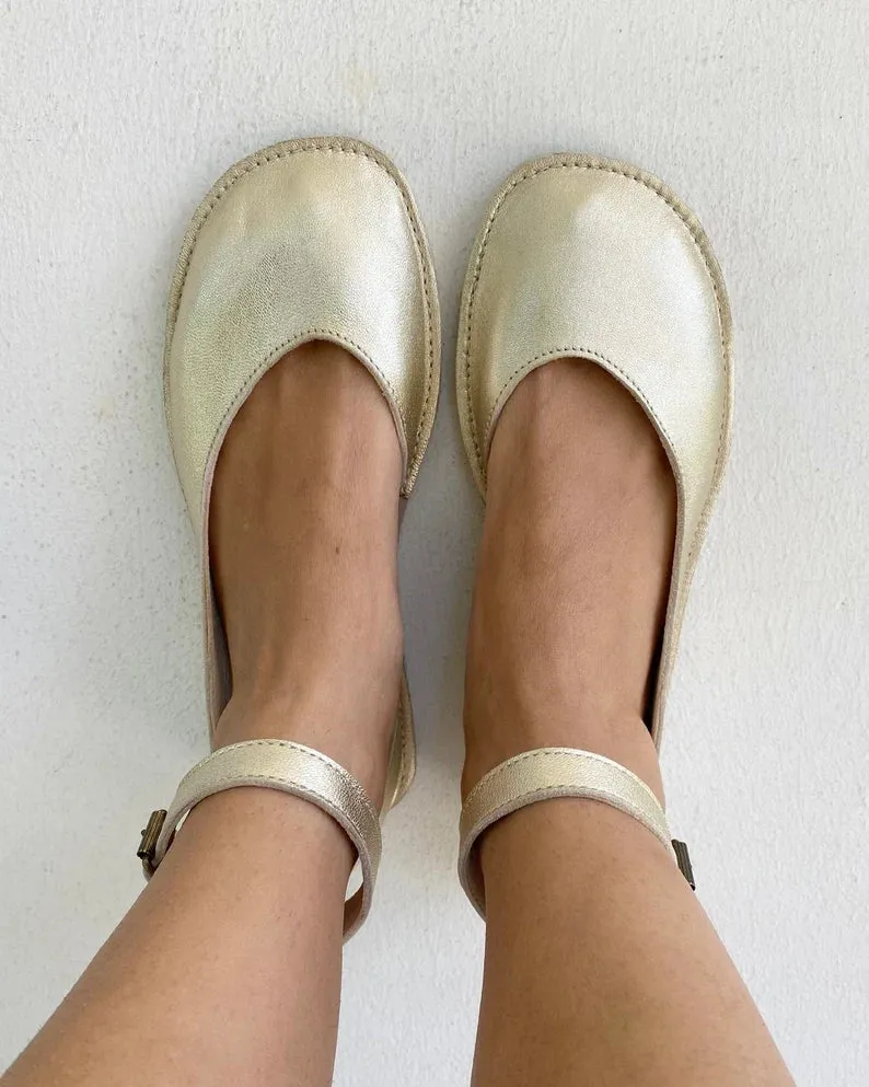 Flexible barefoot ballerinas