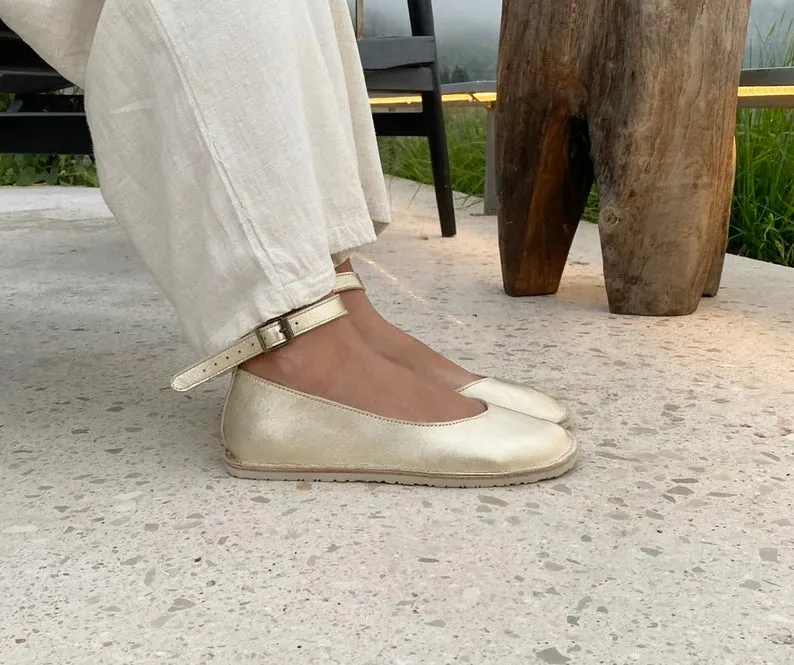 Flexible barefoot ballerinas