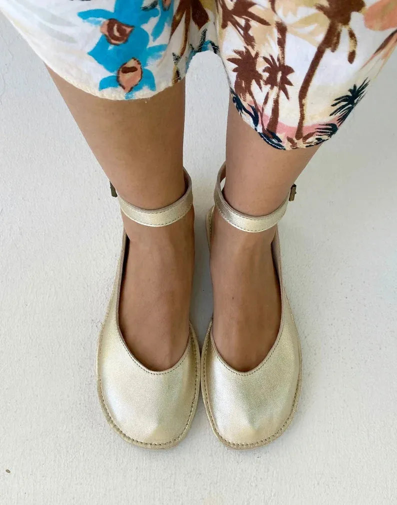 Flexible barefoot ballerinas