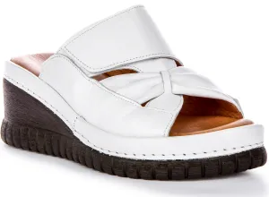 Justinreess England Sloane Soft Footbed In White For Women | Secret Sale