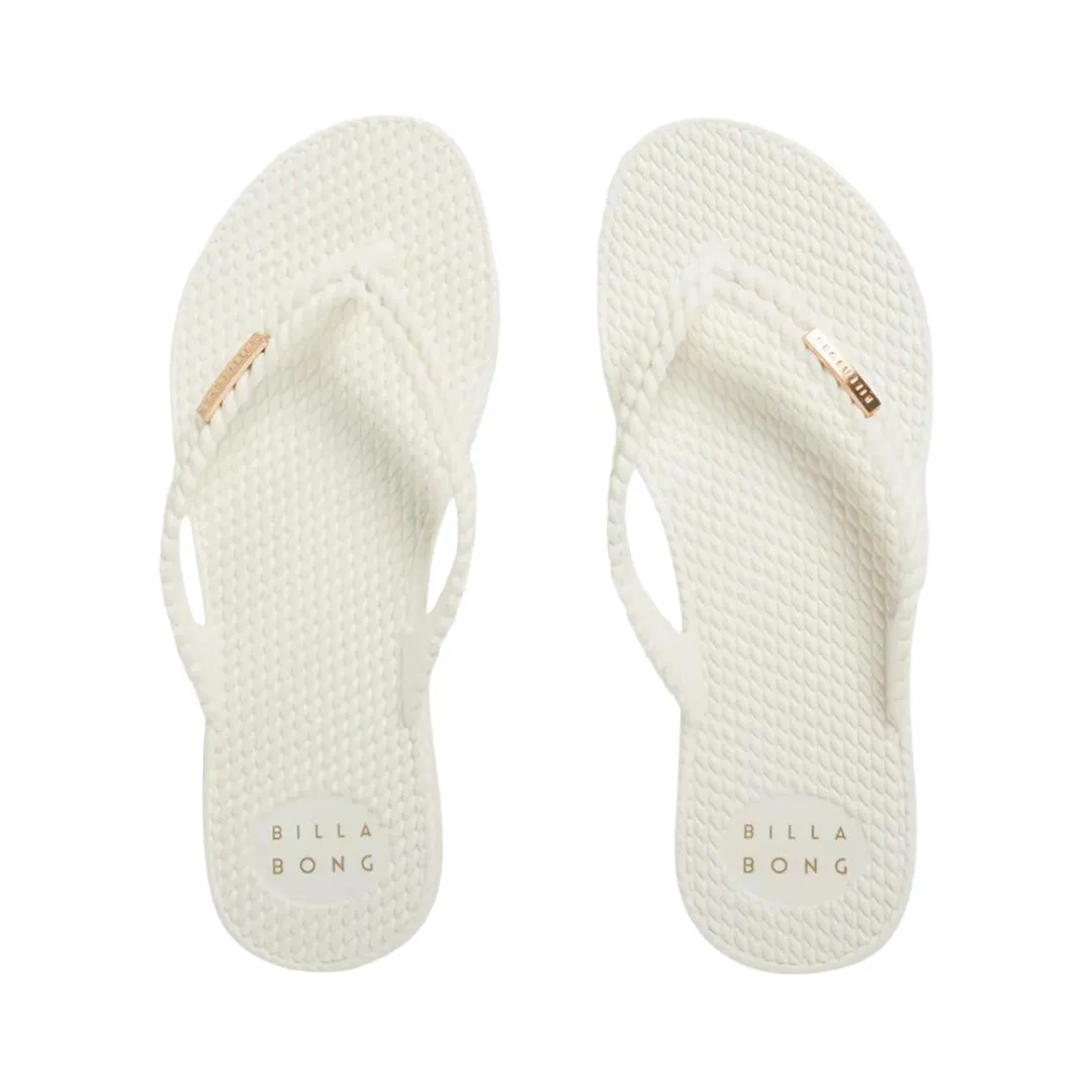 Kick Back Thong - Solid Sandals