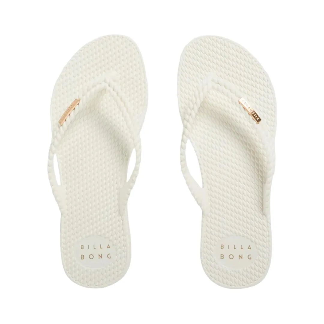 Kick Back Thong - Solid Sandals