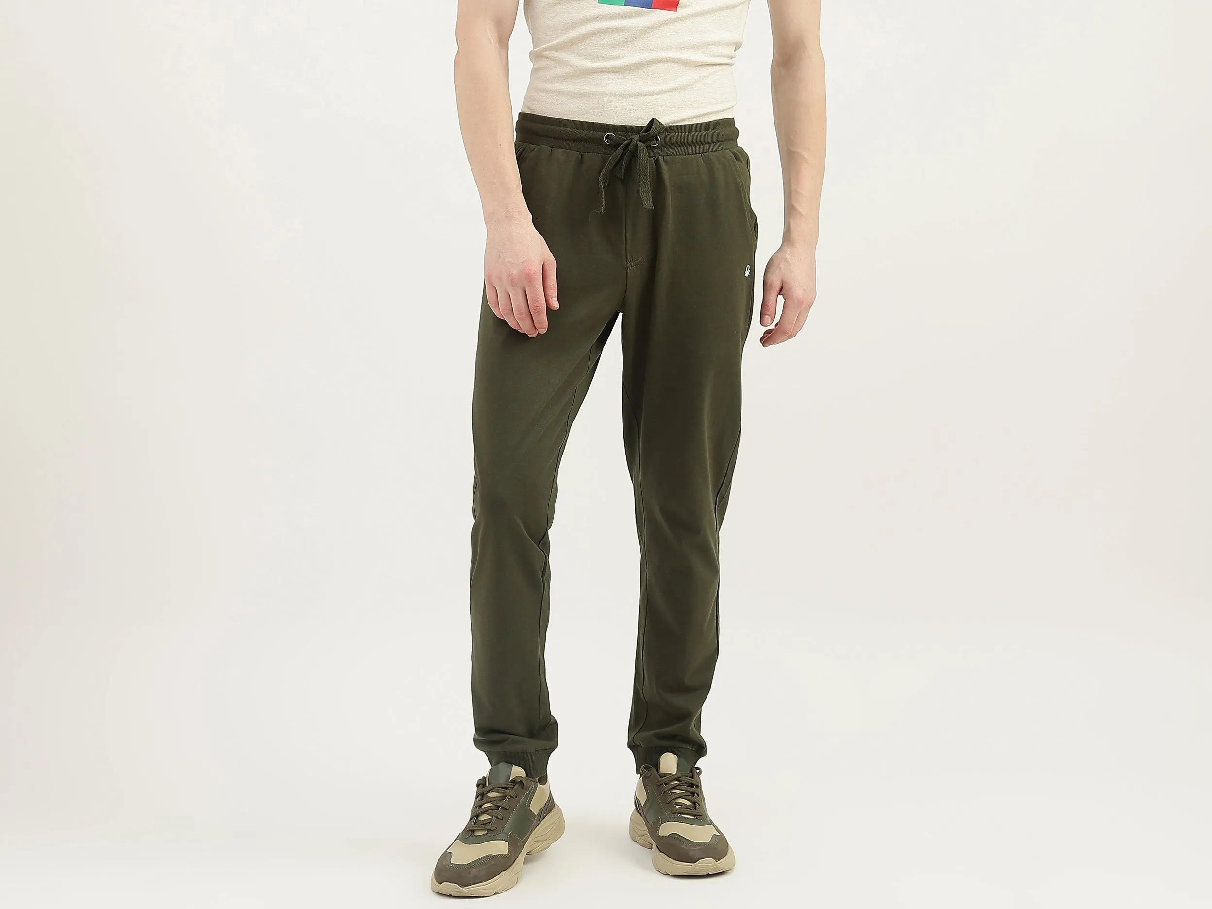 Men Solid Regular Fit Joggers
