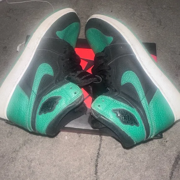 Nike Air Jordan 1 Retro High OG Black Green