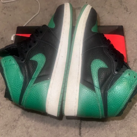 Nike Air Jordan 1 Retro High OG Black Green