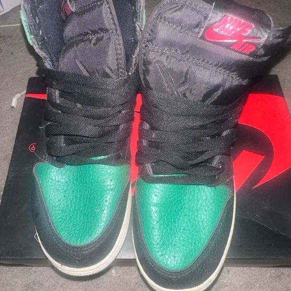 Nike Air Jordan 1 Retro High OG Black Green