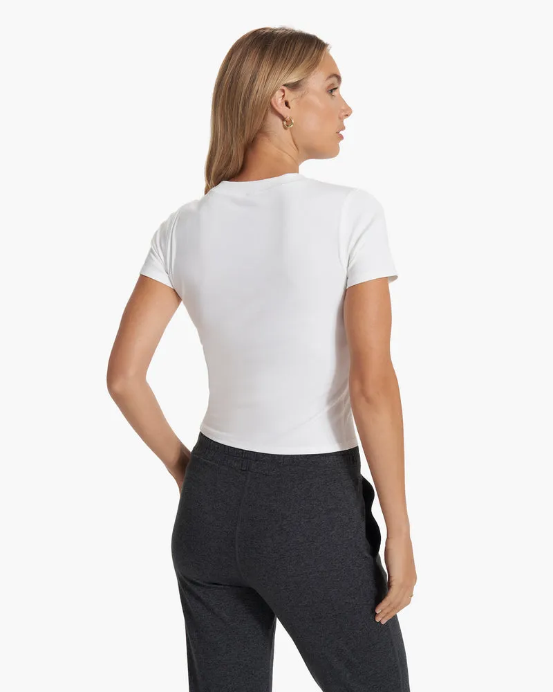 Vuori Pose Fitted Tee